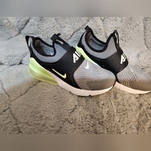 Boys air max 270 shoes